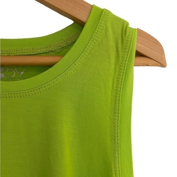 SPLITS59 NWT Neon Green Tank Top - Picture 2 of 4